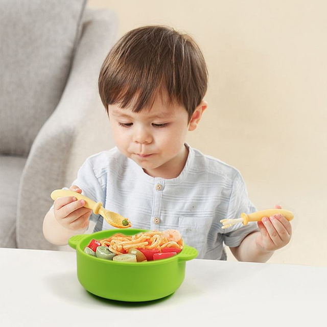 2025 Новые поступления, не содержащая BPA, пищевая детская посуда, миска для кормления, силиконовая на заказ с пластиковой детской миской