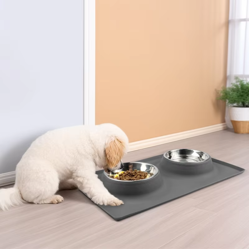 Nouveaut&eacute;s imperm&eacute;able &agrave; l'eau chats chiens animaux tapis en Silicone Double bol de nourriture mangeoire pour animal domestique tapis bol ensemble