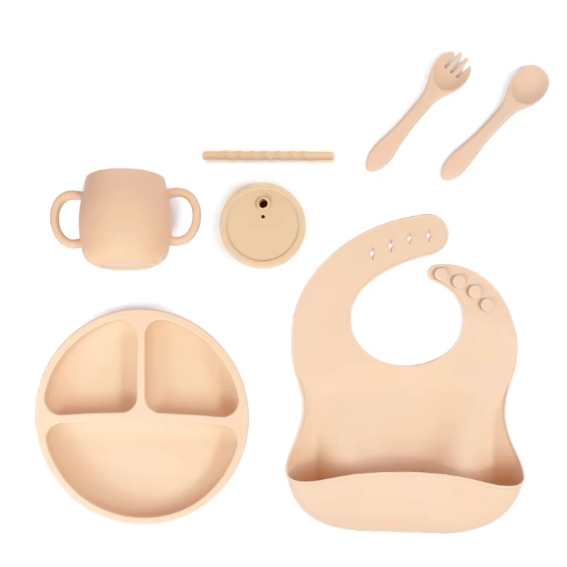 Nouveaut&eacute;s personnalis&eacute; sans BPA enfants ensemble de vaisselle b&eacute;b&eacute; bavoir enfant en bas &acirc;ge assiettes bols Silicone Sippy tasse Silicone b&eacute;b&eacute; Kit d'alimentation